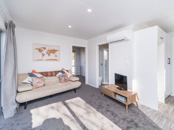 Hidden gem on a freehold title!
