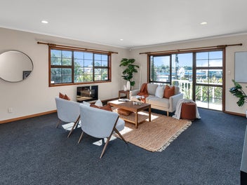 Spacious, Sunny & Exceptionally Convenient