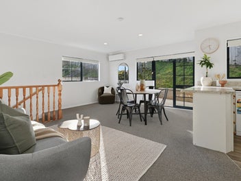 Freehold Cosy Brookfield Townhouse