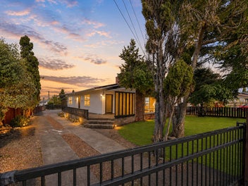 #GAMEDAY A Home That Has It All - Space & Comfort!