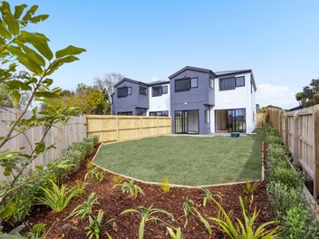 Brand-New Family Homes - Freehold & Ready to View