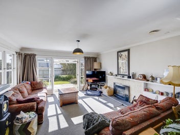 Warm, welcoming and well positioned