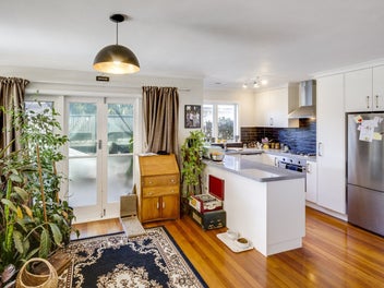 Warm, welcoming and well positioned