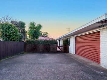 Overseas Move Means This Home Must Be Sold!
