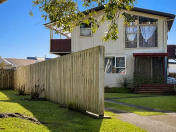 MORTGAGEE SALE - 5 BEDROOM INVESTMENT OPPORTUNITY