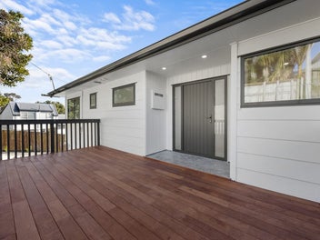 Large, Freshly Renovated + Income Potential !!!