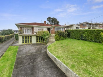 Iconic Home - Sweeping Views & Infinite Potential