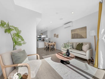 Modern Freehold Living in Pakuranga Heights