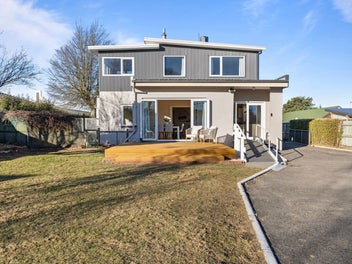 Large, versatile, sunny and unlike anything else