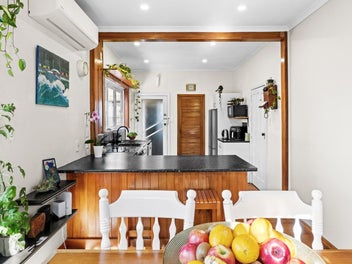 Solar, Double Glazing, 909sqm, Art Deco Charm