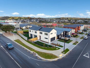 A Front-Row Seat to Stunning Sea Views!