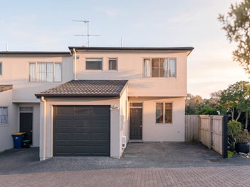 Rare 3-Bedroom Gem in Prime Oteha Pocket!