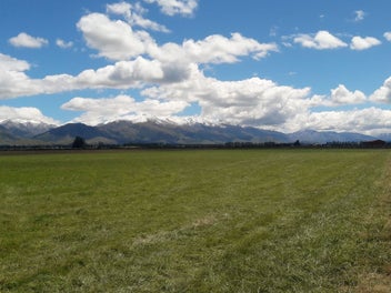 TIME TO BUILD YOUR DREAM HOME WITH KILLER VIEWS!
