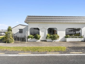 THIS PROPERTY MUST SELL!