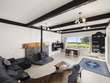 THIS PROPERTY MUST SELL!