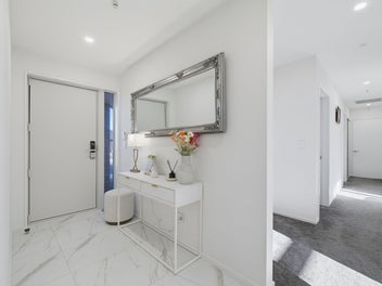 Family Home with upgrades in Ravenswood.!