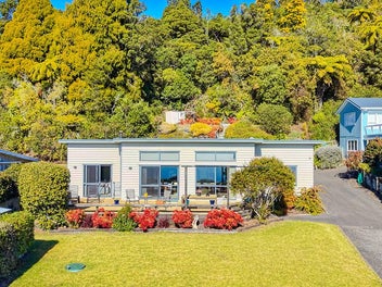 Wake Up to Lake Views - Lake Rotoma Lifestyle