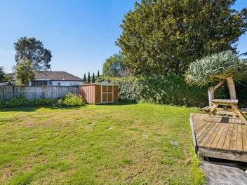 Two Levels, Two Entrances & Potential—Must Be Sold