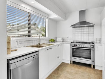 RENOVATED LIKE NEW. FABULOUS FIRST HOME BUY.