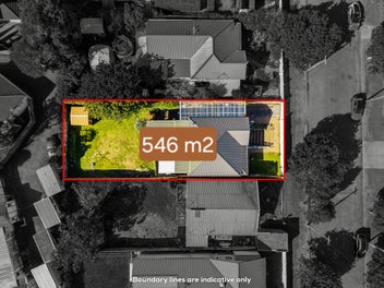Two Levels, Two Entrances & Potential—Must Be Sold