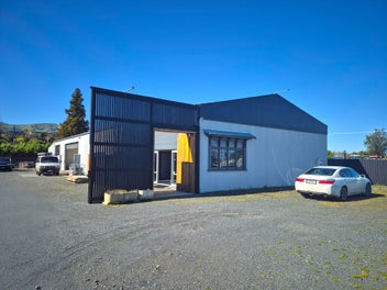 Image 1 of 7