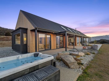 A sanctuary woven into the Central Otago landscape