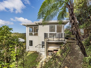 PRIVATE, SUNNY & VERSATILE IN KARORI