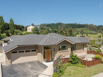 Versatile Living with Airbnb Potential