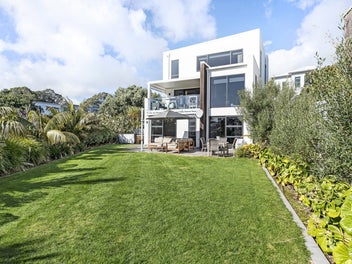 LOCATION, CONVENIENCE, BEACH LIFESTYLE