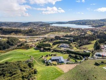 OVERSEAS OWNER WILL MEET THE MARKET ON AUCTION DAY