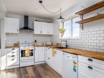 Rural Views, Peaceful Setting - Country Cottage