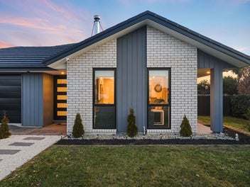 Urgent Sale Required - North Island Calling