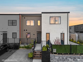 Lucky 8 – Sun-Drenched, Elevated & Fletcher Built!