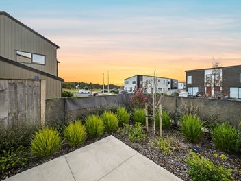 Lucky 8 – Sun-Drenched, Elevated & Fletcher Built!