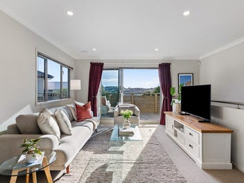 Spacious, Sunny & Low Maintenance