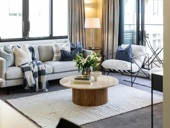 CORNER SUN AND CITY EASE | ENDEAVOUR APARTMENTS