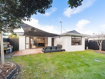 Modern With Yard Space to Spare!