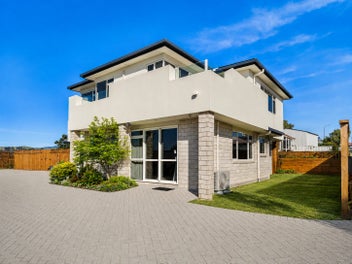 Elevated Living, Exceptional Views & Flexibility