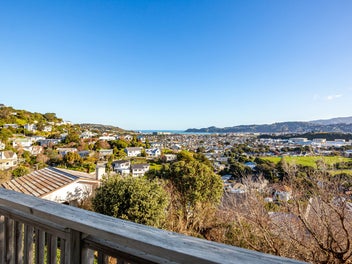A MUCH-LOVED FAMILY HOME WITH SPECTACULAR VIEWS