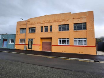 Image 1 of 7