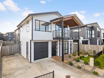 Space, Sea Views & Coastal Living in Scott Point