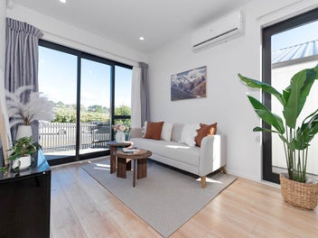 Modern, Stylish & Effortless Living in Desirab...