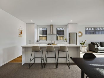 3+1,Great views, this home must be sold!