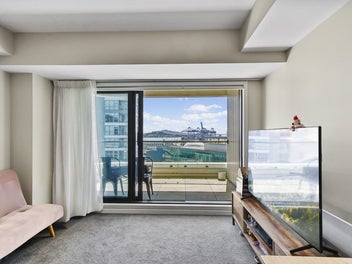 The Antipodean - Views, Style & Location!
