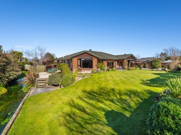 Four bedroom Springlands home