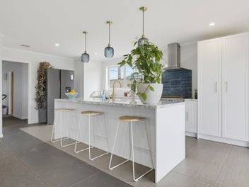 Family Living on a Generous 1,215m² Section