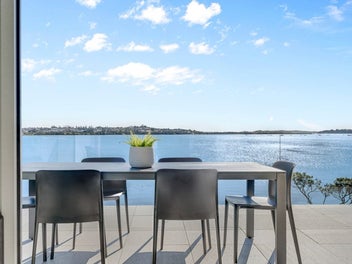 Front-Row Waterfront Living