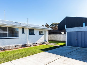Single level near the city