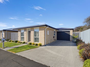 Over 60's unit: Simplicity & Style on Sylvan