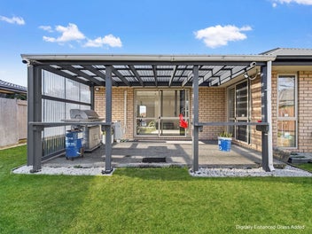 Light, Space & Easy Family Living close to city